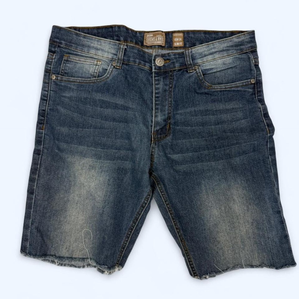 Denim Shorts 34x32 Slim Fit Stitches and Rivets‎